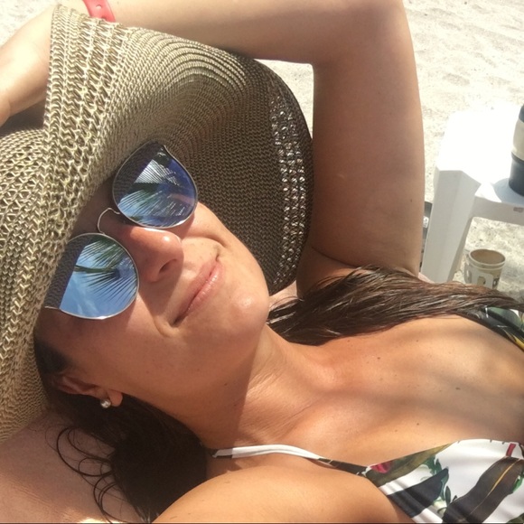 Meet your Posher, Eryn - Picture 1 of 1